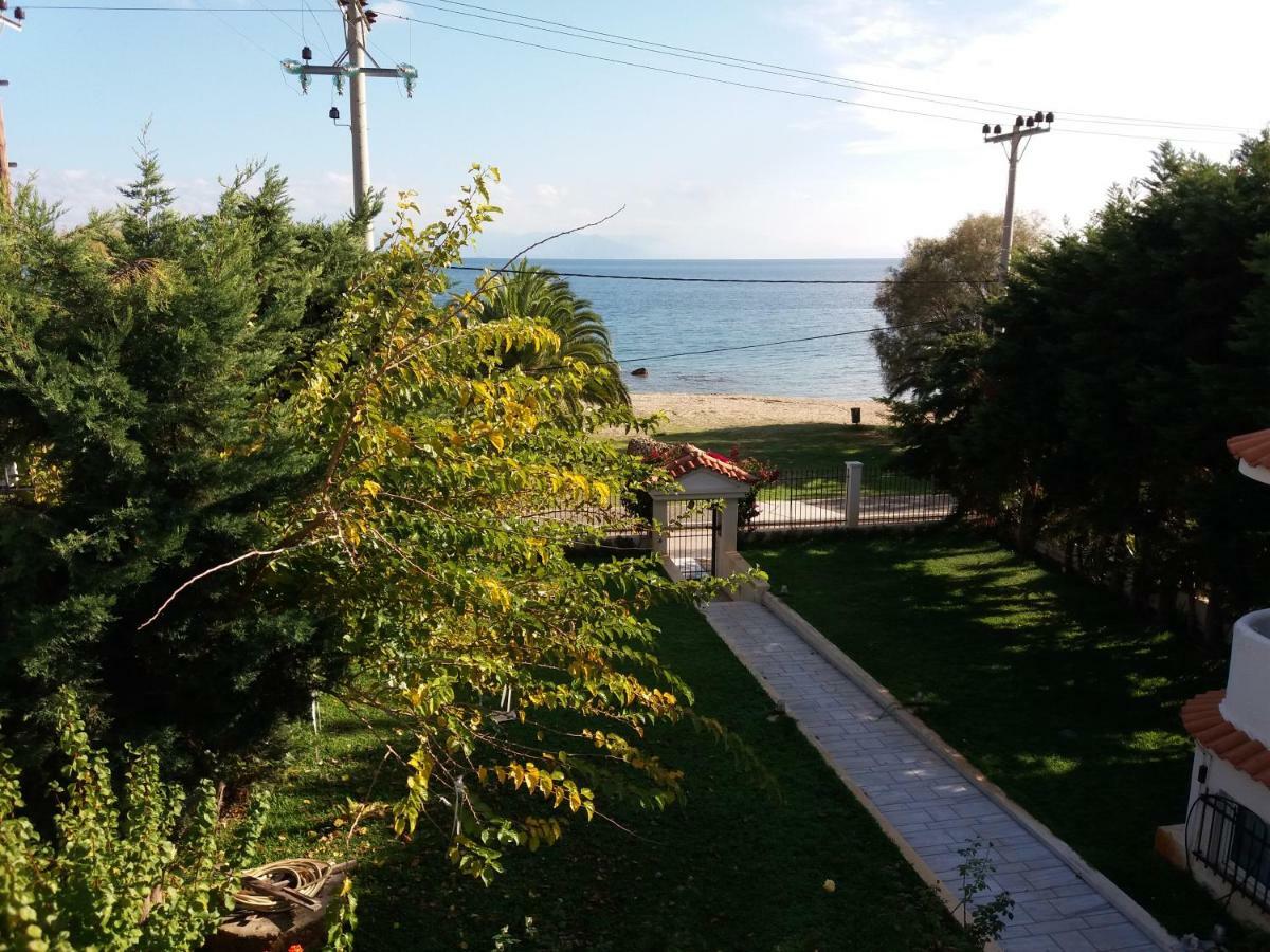 Beach House Villa Nea Makri Bagian luar foto